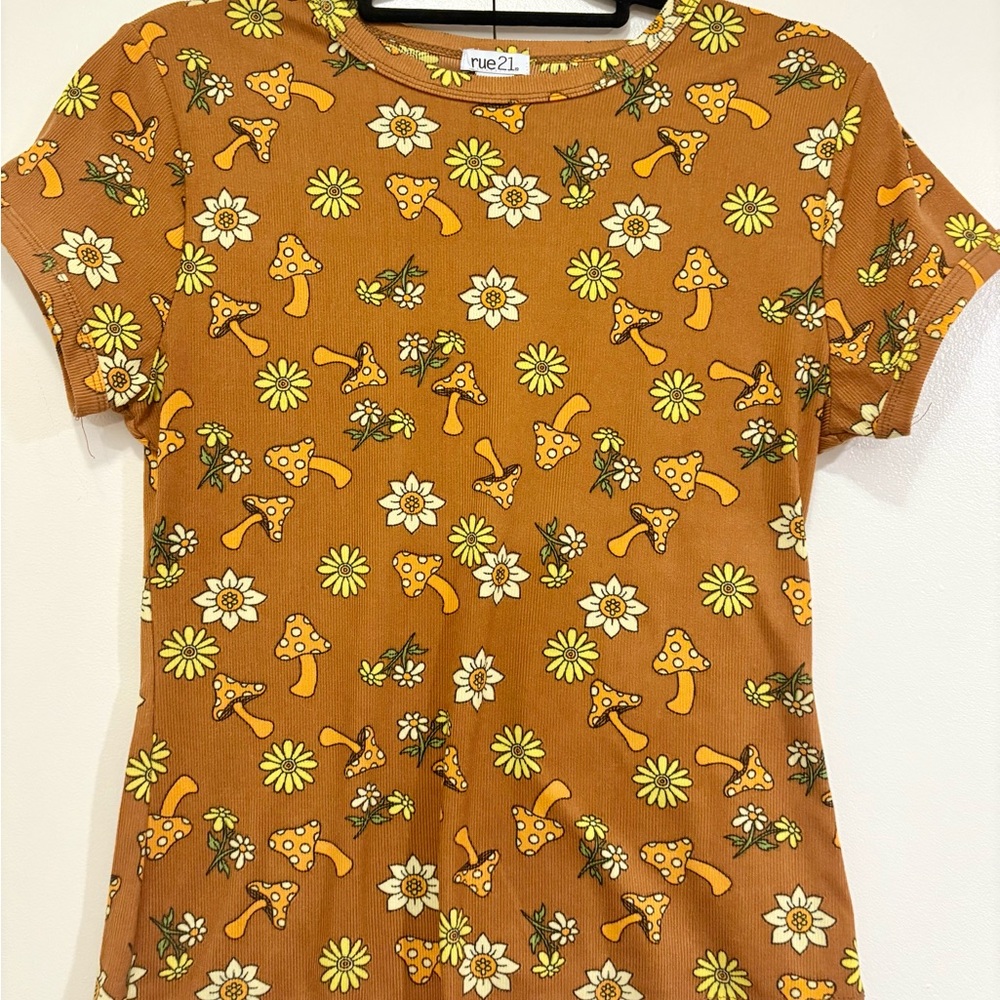 Rue21 Brown and Yellow Short Sleeve Tee